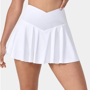 Halara white skirt